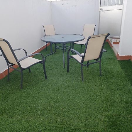 Unifamiliar Adosada Con 3 Dormitorios Y 110M2 Ronda Esterno foto