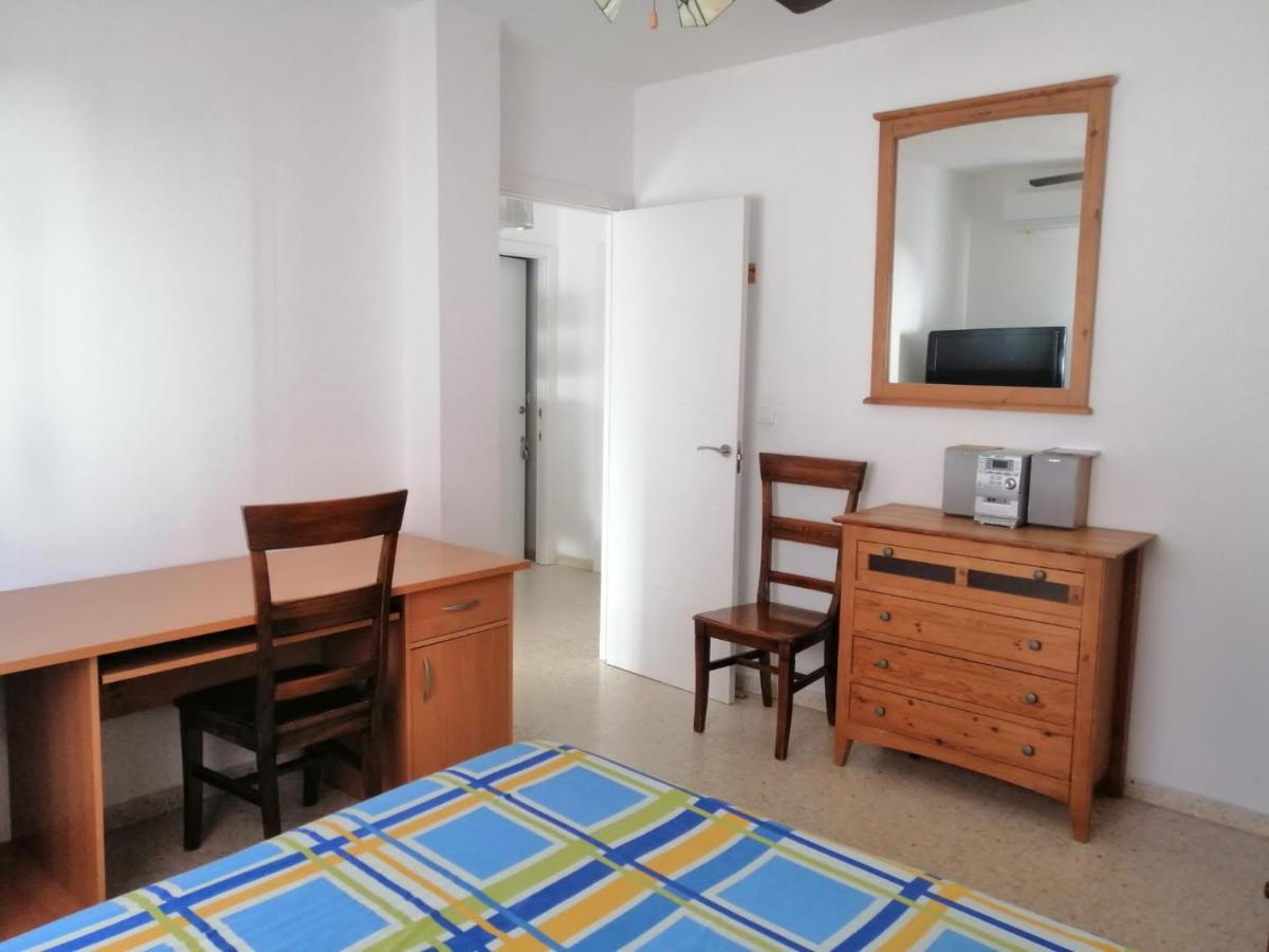 Unifamiliar Adosada Con 3 Dormitorios Y 110M2 Ronda Esterno foto
