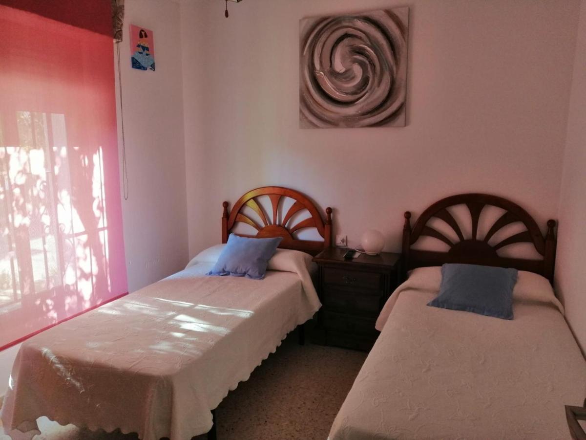 Unifamiliar Adosada Con 3 Dormitorios Y 110M2 Ronda Esterno foto
