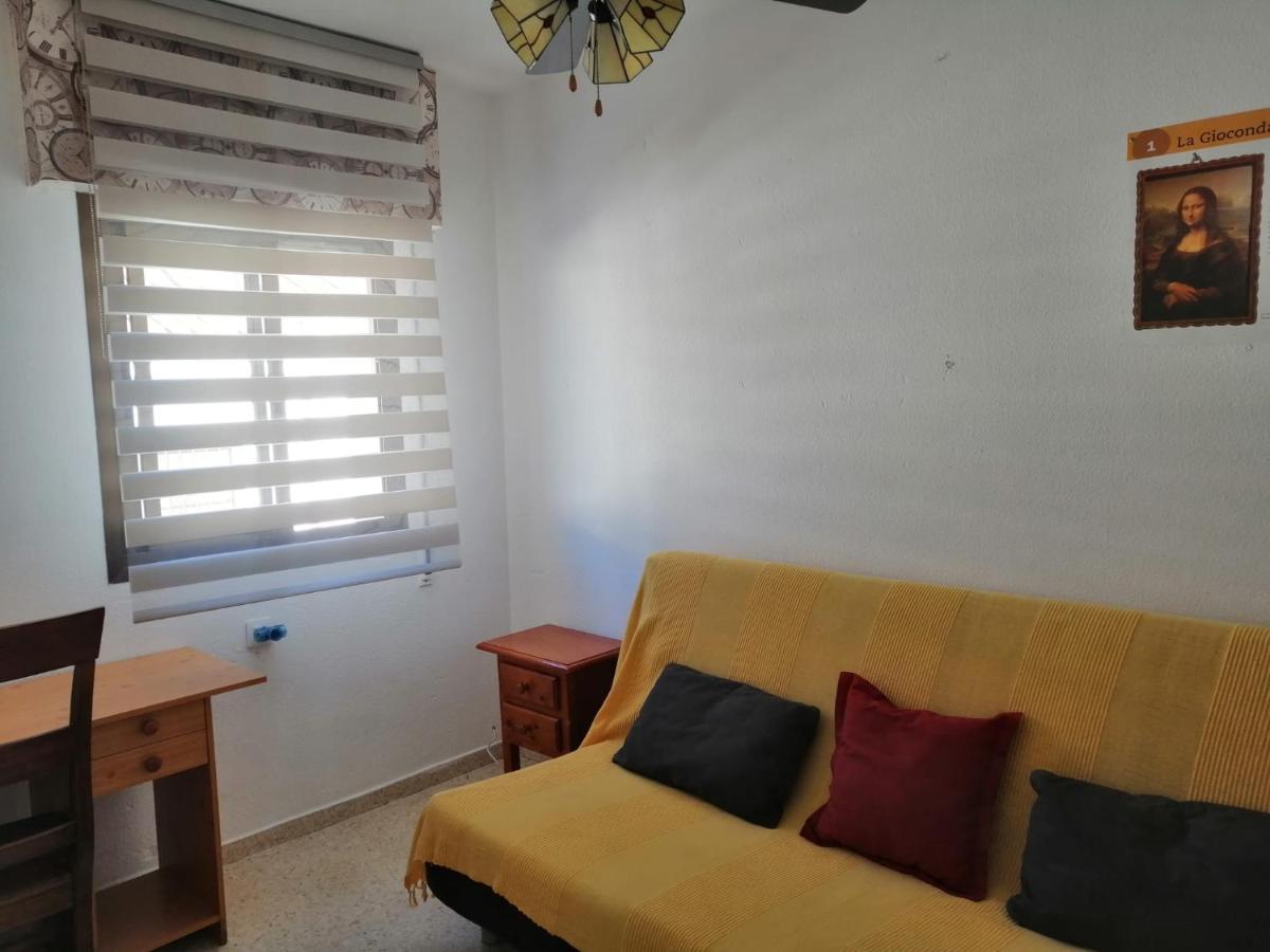 Unifamiliar Adosada Con 3 Dormitorios Y 110M2 Ronda Esterno foto