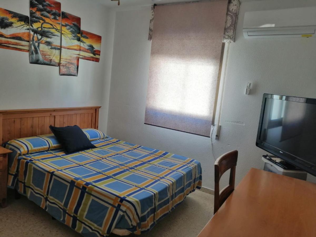 Unifamiliar Adosada Con 3 Dormitorios Y 110M2 Ronda Esterno foto