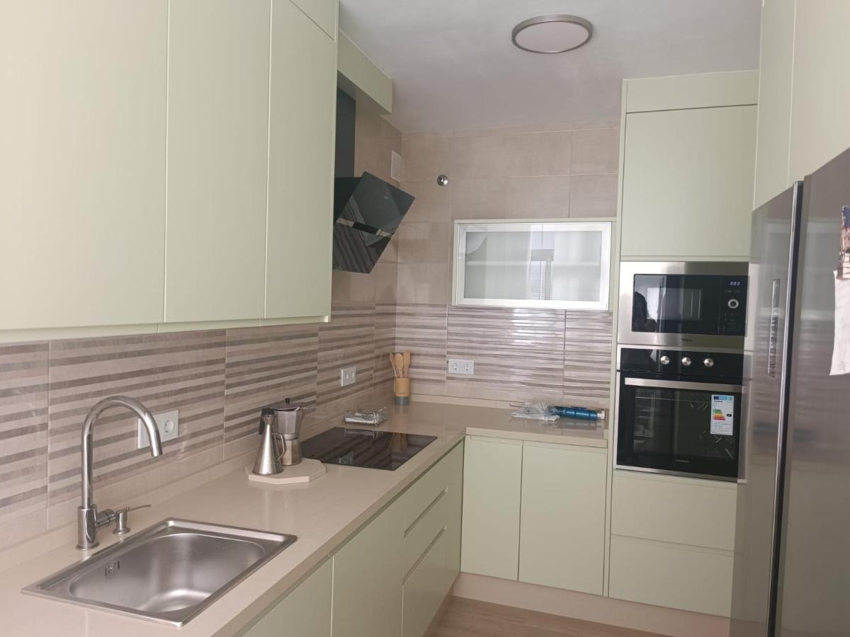 Unifamiliar Adosada Con 3 Dormitorios Y 110M2 Ronda Esterno foto