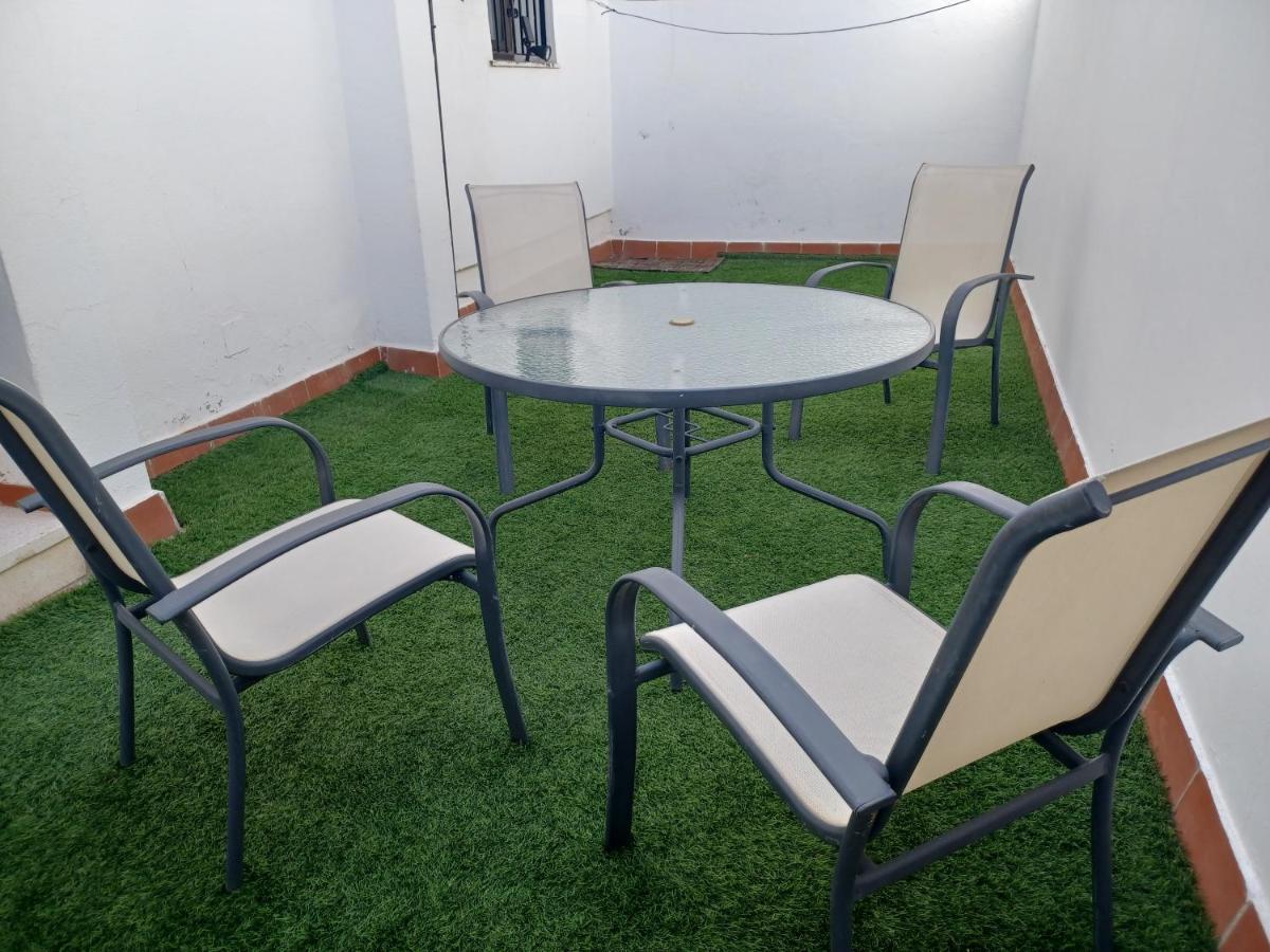 Unifamiliar Adosada Con 3 Dormitorios Y 110M2 Ronda Esterno foto